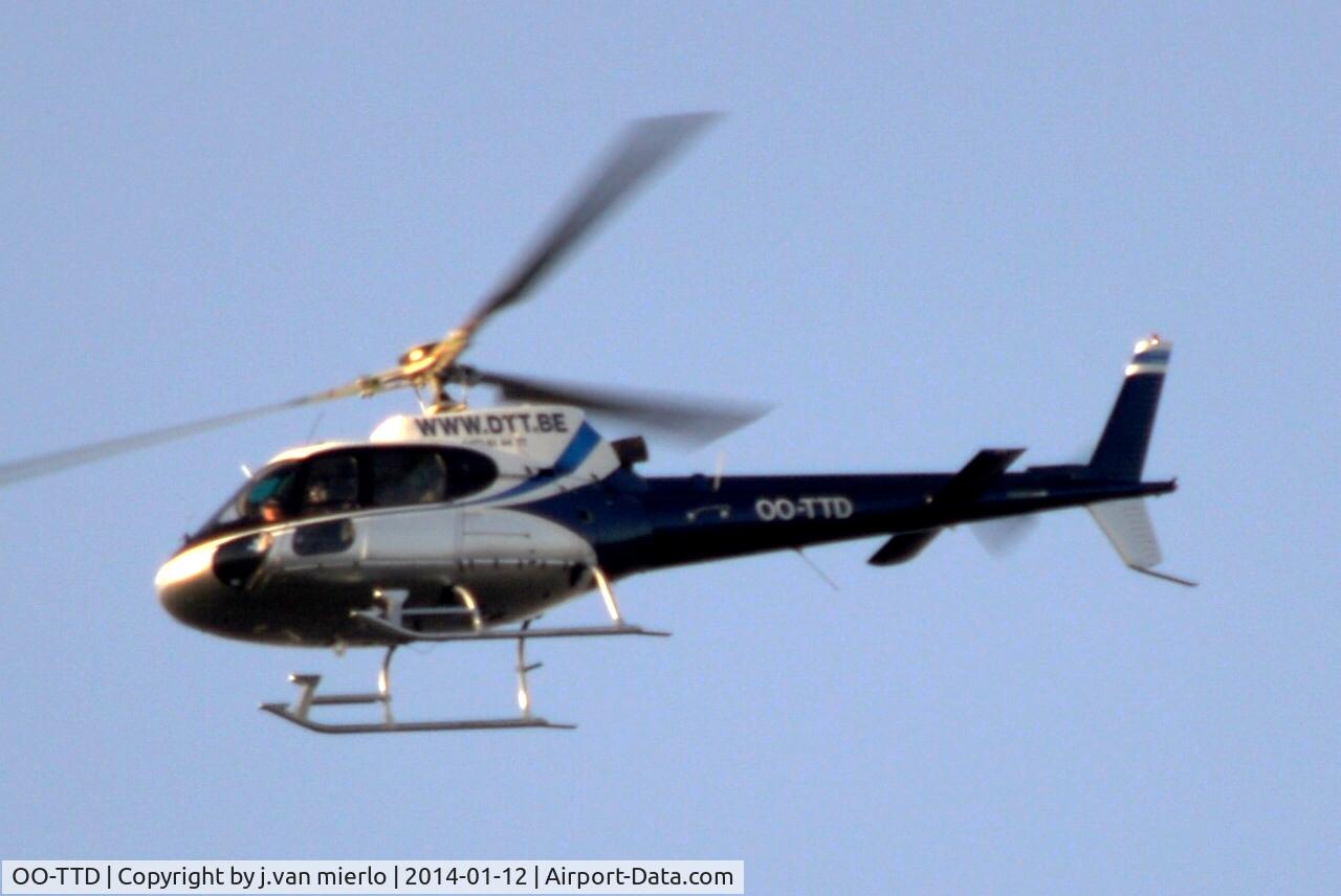 OO-TTD, Eurocopter AS-350BA Ecureuil C/N 9017, Over Ghent, Belgium