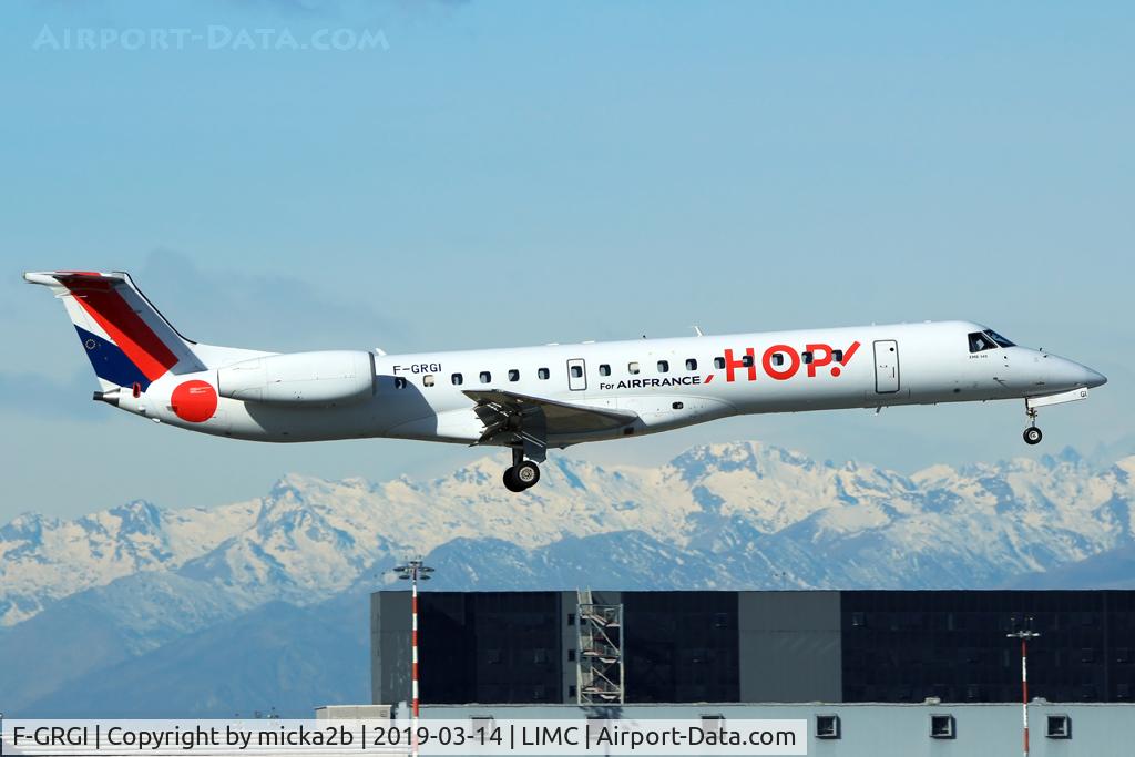 F-GRGI, 1999 Embraer EMB-145EU (ERJ-145EU) C/N 145152, Landing