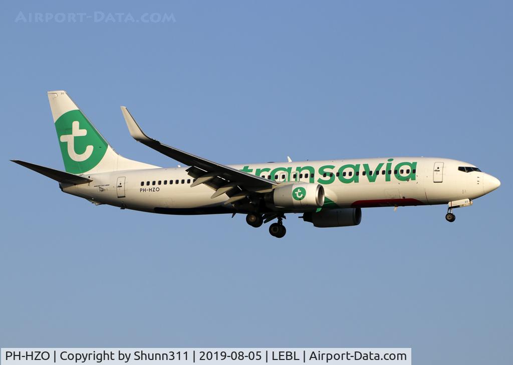 PH-HZO, 2007 Boeing 737-8K2 C/N 34169, Landing rwy 25R in new c/s