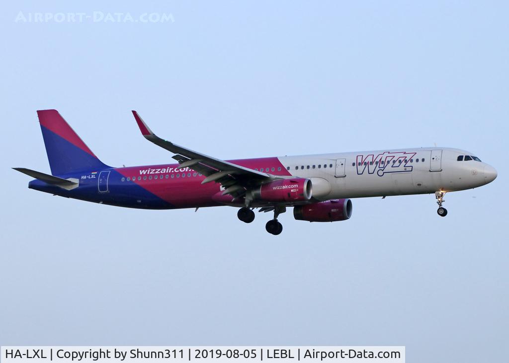 HA-LXL, 2016 Airbus A321-231 C/N 7488, Landing rwy 25R