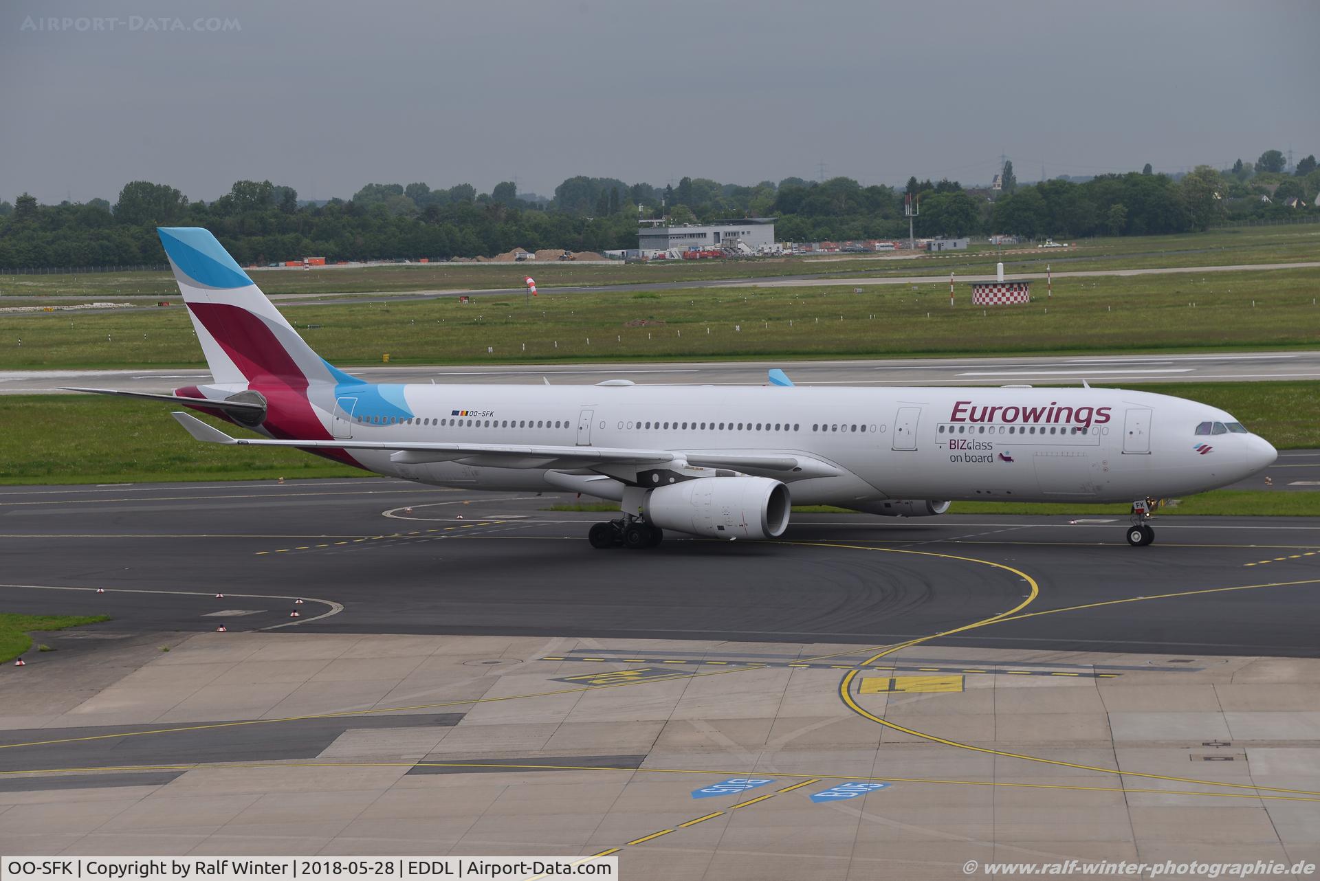 OO-SFK, 2004 Airbus A330-343X C/N 570, Airbus A330-343 - EW EWG Eurowings opby Brussels Airlines Bizz 'Class on baord' - 570 - OO-SFK - 28.05.2018 - DUS