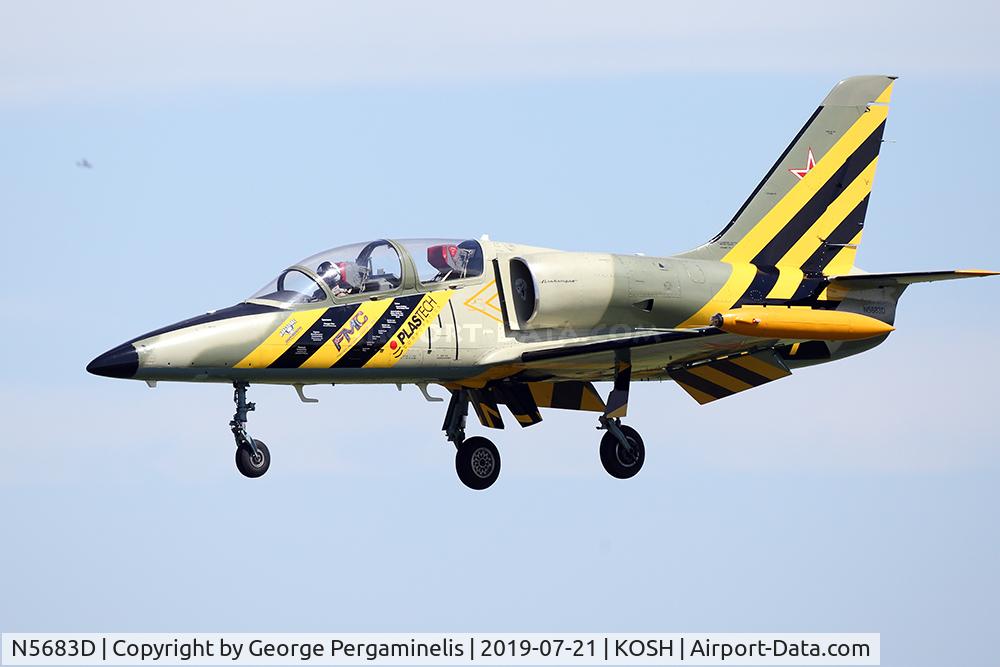 N5683D, 1979 Aero L-39C Albatros C/N 931529, Short final, runway 36L.