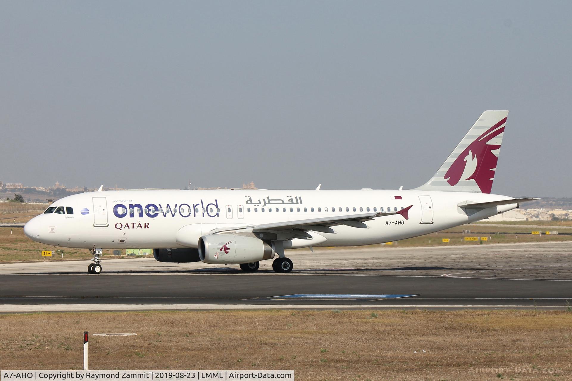 A7-AHO, 2011 Airbus A320-232 C/N 4810, A320 A7-AHO Qatar Airways OneWorld livery