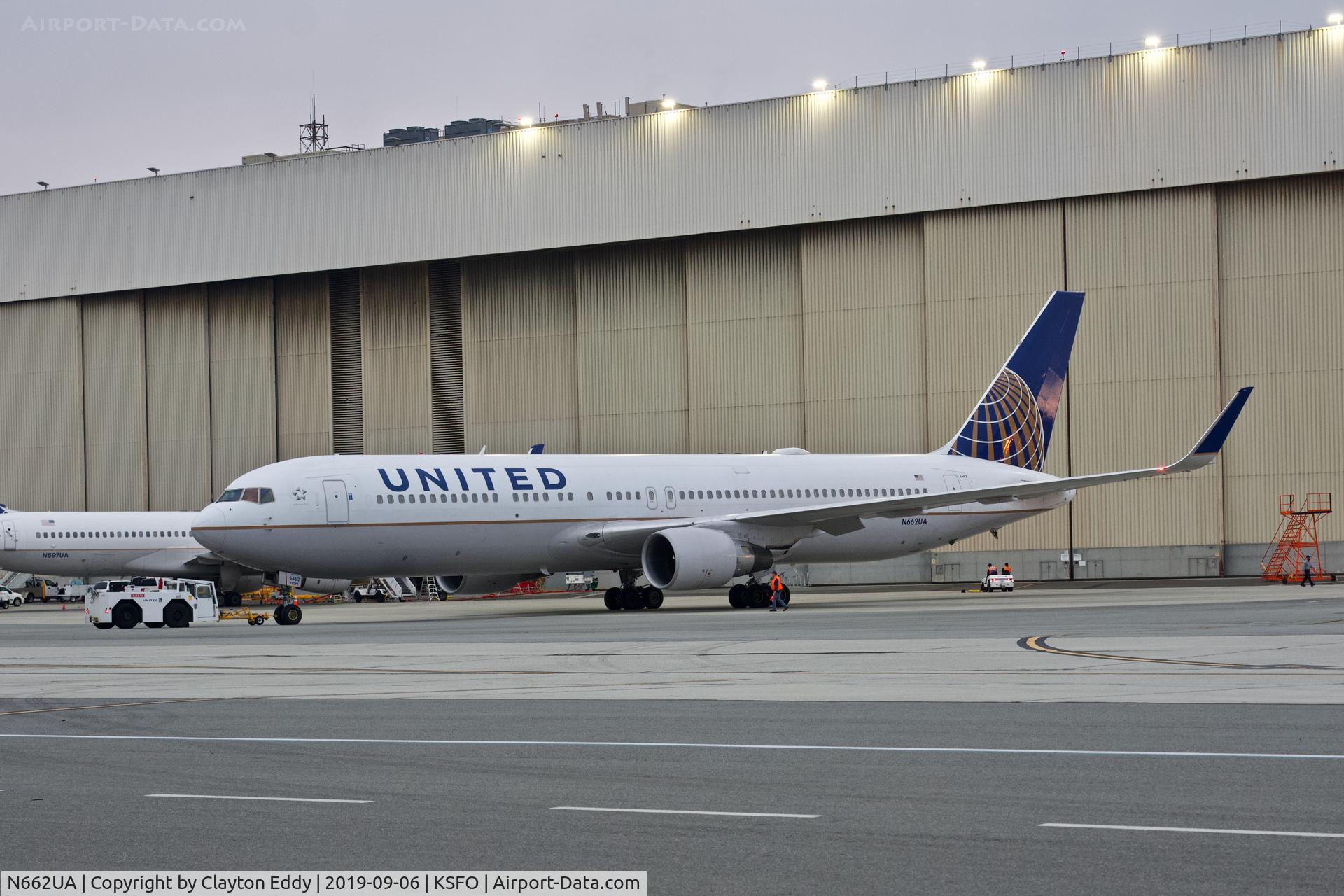 N662UA, 1993 Boeing 767-322 C/N 27159, SFO 2019.