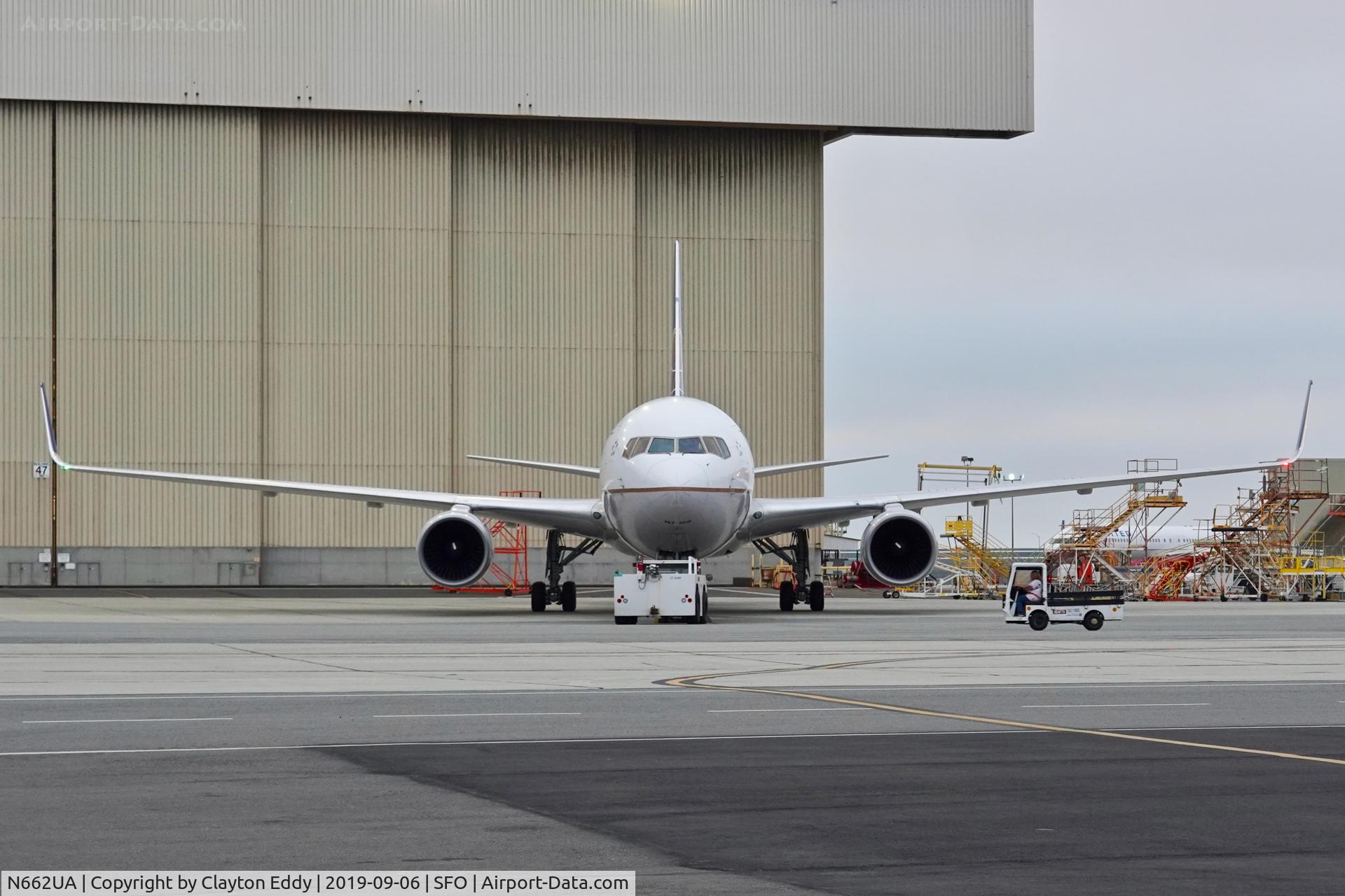 N662UA, 1993 Boeing 767-322 C/N 27159, SFO 2019.