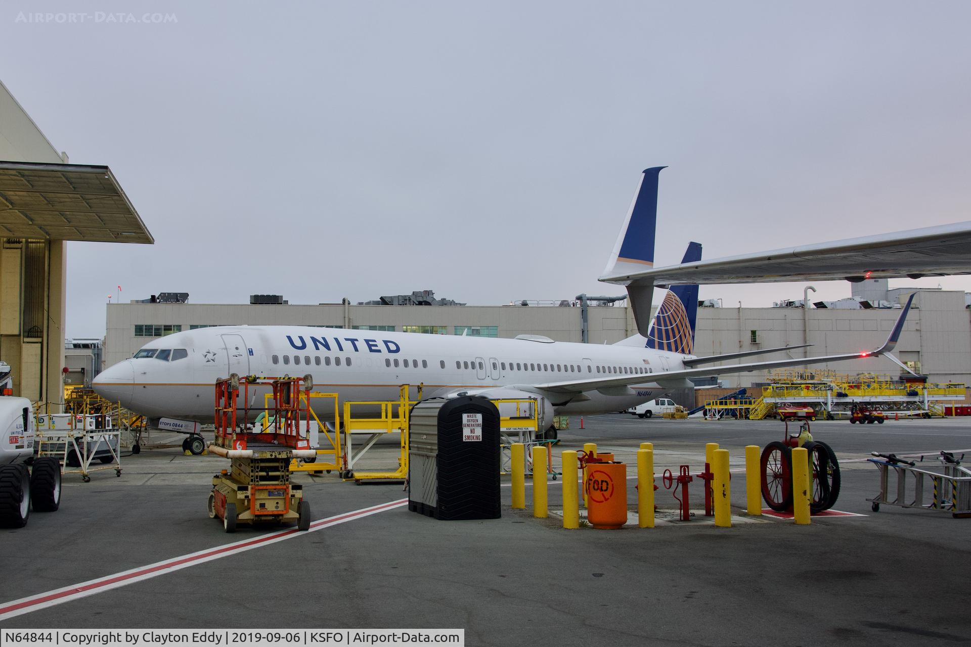 N64844, 2015 Boeing 737-900/ER C/N 42184, SFO 2019.