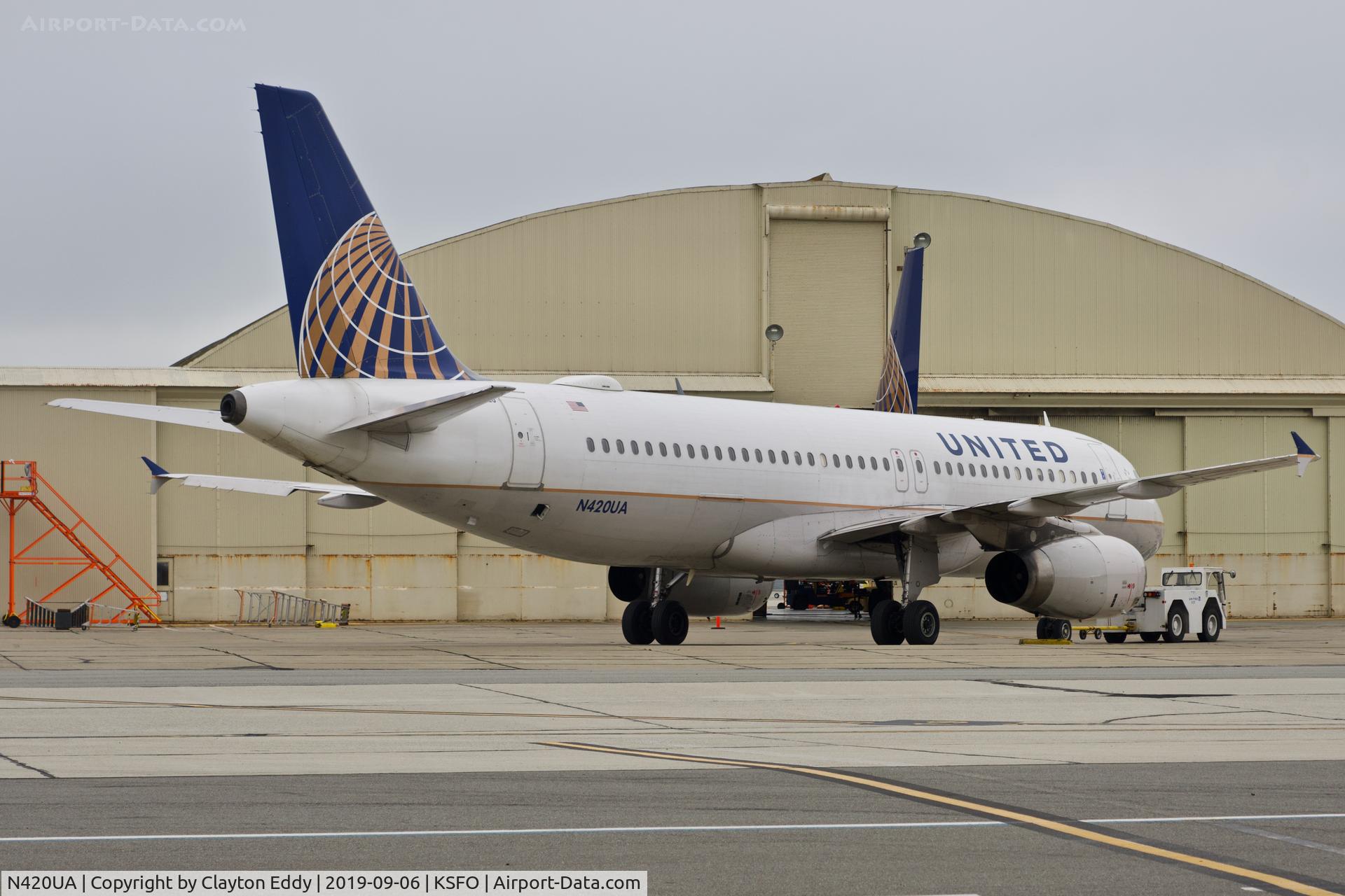 N420UA, 1994 Airbus A320-232 C/N 489, SFO 2019.