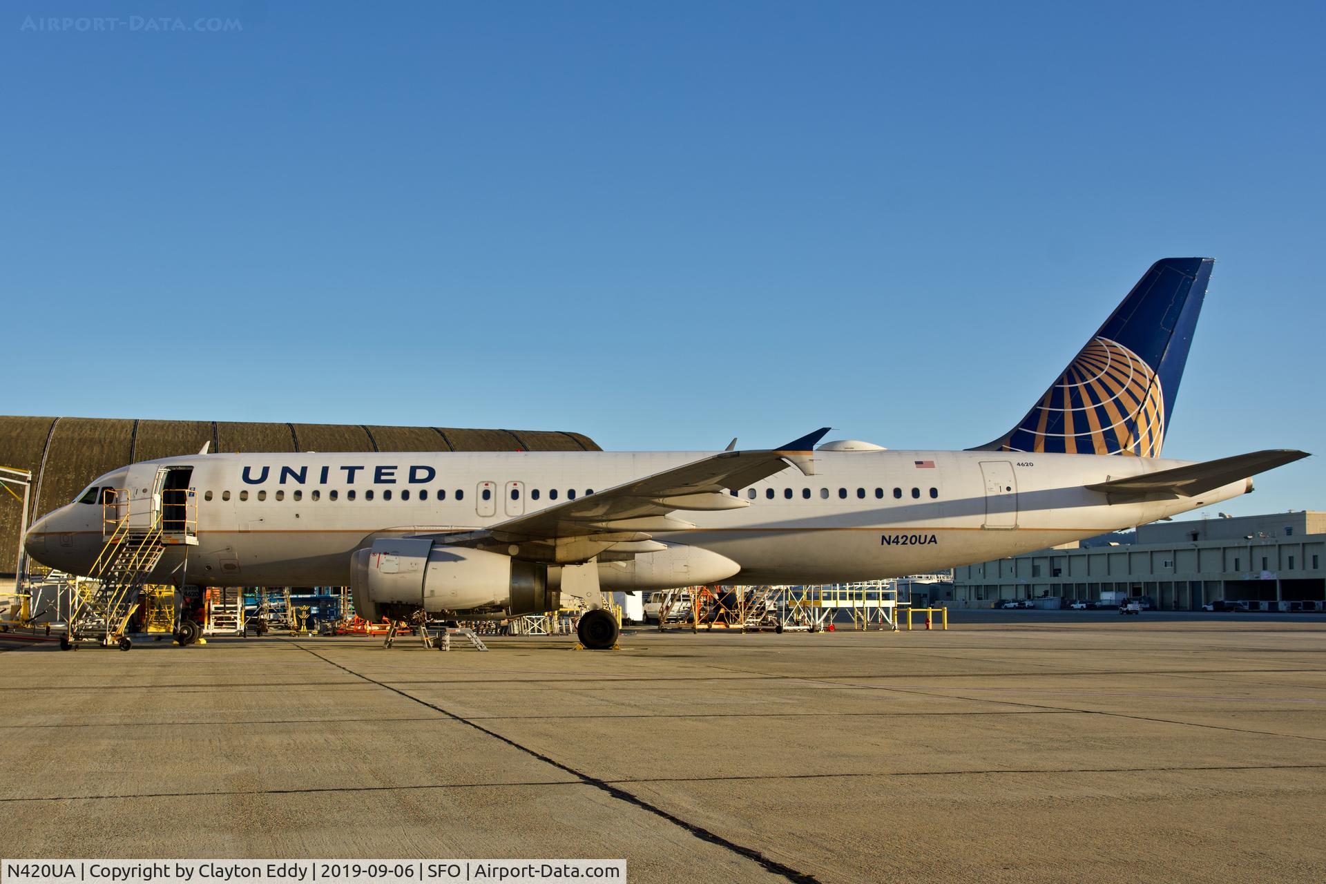 N420UA, 1994 Airbus A320-232 C/N 489, SFO 2019.