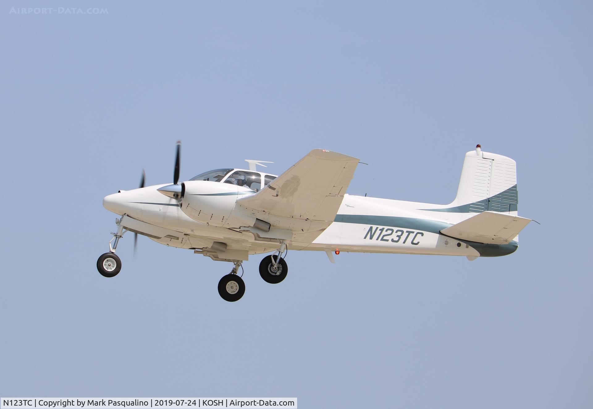 N123TC, 1963 Beech D50E Twin Bonanza C/N DH-339, Beech D50E