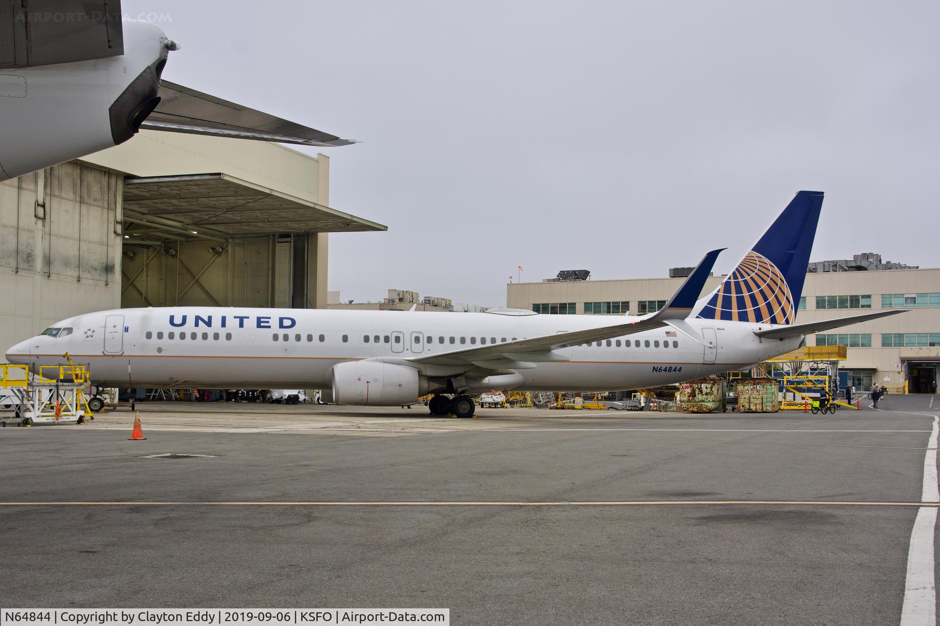 N64844, 2015 Boeing 737-900/ER C/N 42184, SFO 2019.