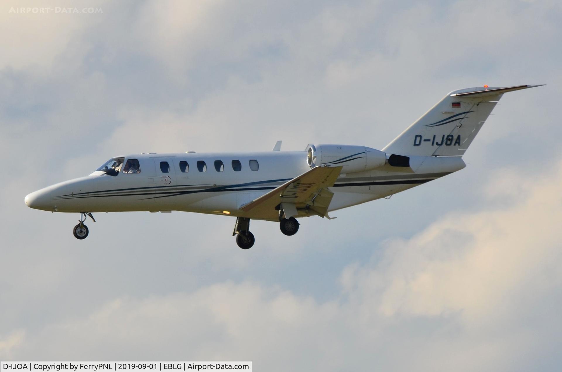 D-IJOA, 2001 Cessna 525A CitationJet CJ2 C/N 525A-0034, Evex Air Ce525A arriving