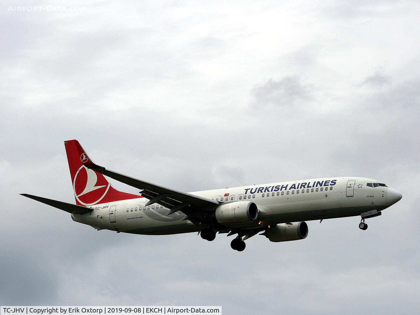 TC-JHV, 2014 Boeing 737-8F2 C/N 40992, TC-JHV landing rw 04L
