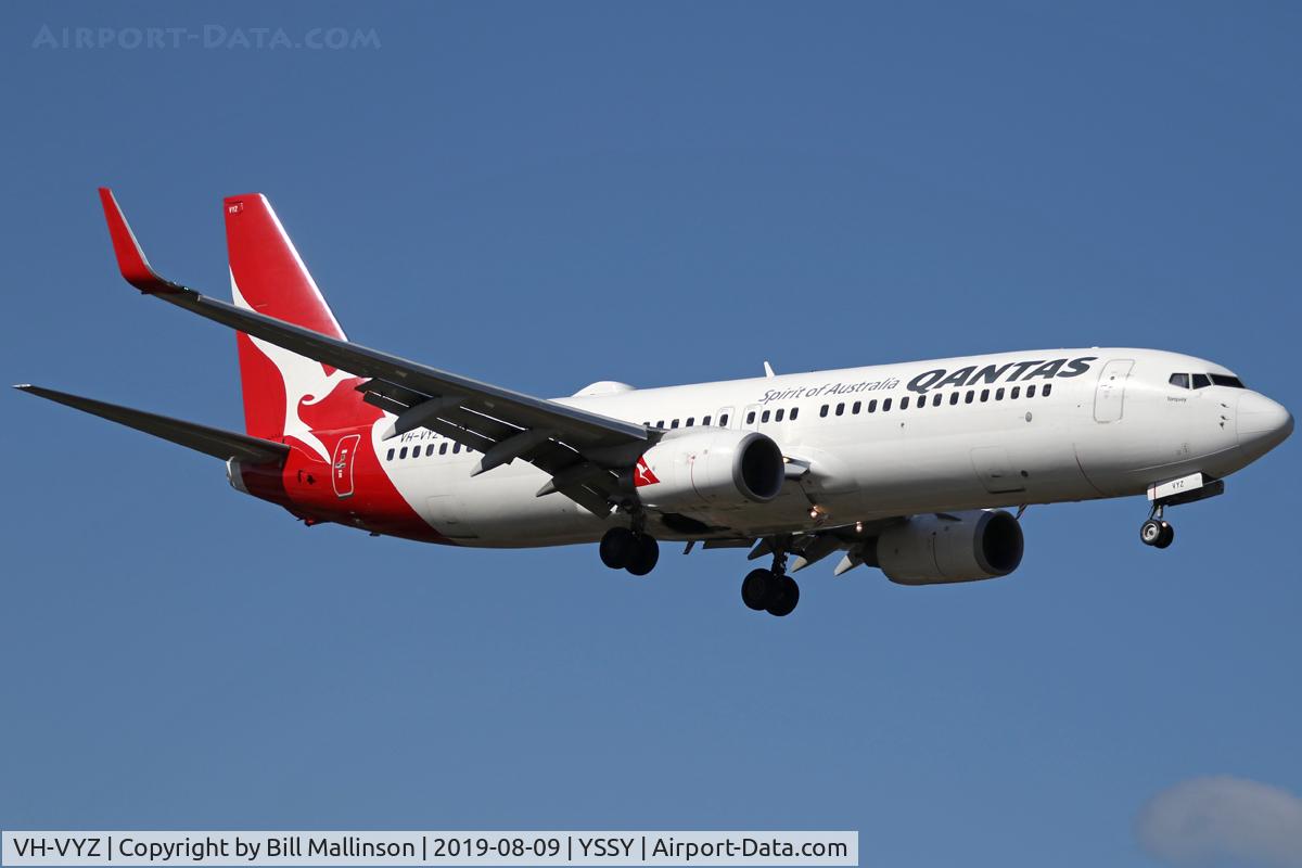 VH-VYZ, 2011 Boeing 737-838 C/N 34190, finals for 2-5
