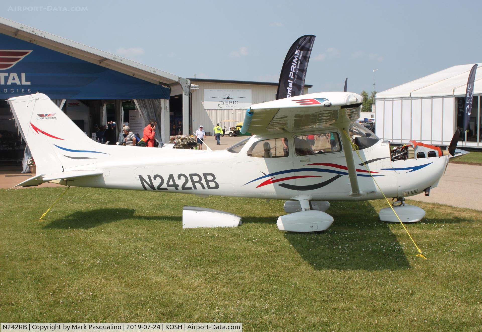 N242RB, Cessna 172S C/N 172S11131, Cessna 172S