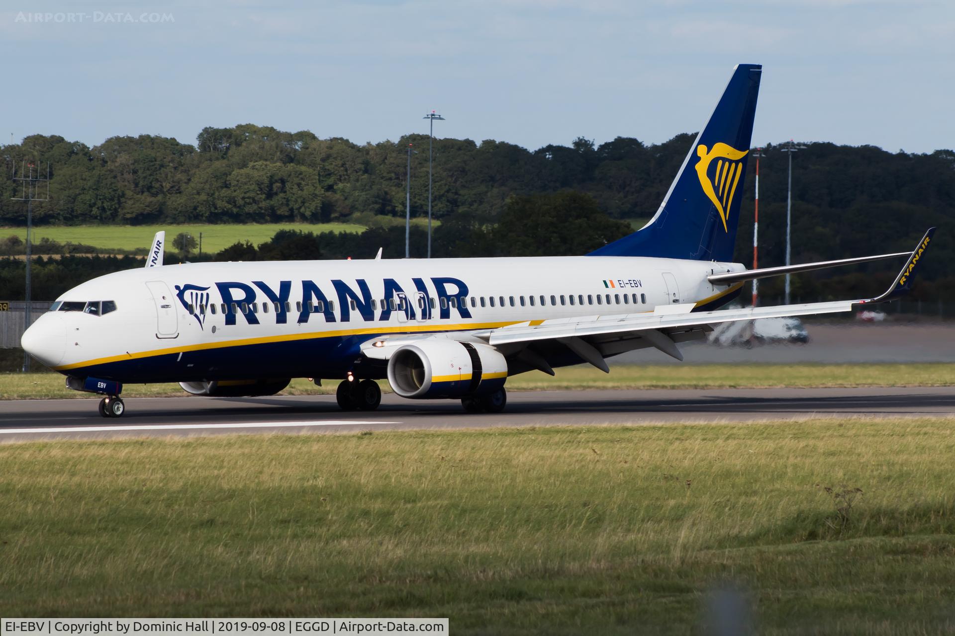 EI-EBV, 2009 Boeing 737-8AS C/N 35009, Landing RWY 27