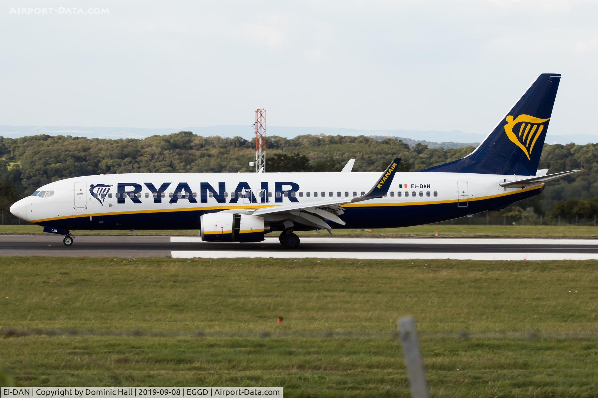 EI-DAN, 2003 Boeing 737-8AS C/N 33549, Landing RWY 27