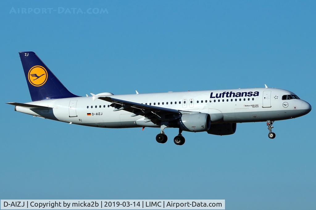 D-AIZJ, 2010 Airbus A320-214 C/N 4449, Landing