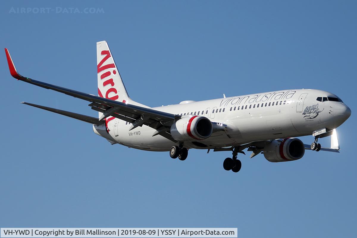 VH-YWD, 2017 Boeing 737-800 C/N 41020, finals to 2-5