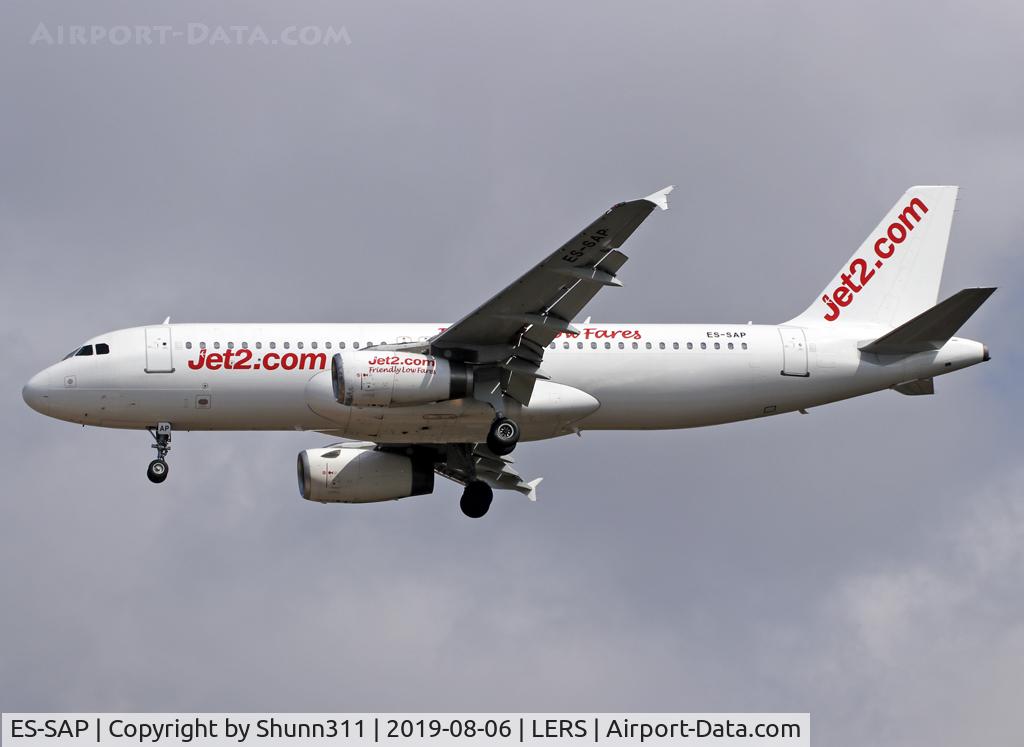 ES-SAP, 2000 Airbus A320-232 C/N 1183, Landing rwy 25... Jet2 summer lease...