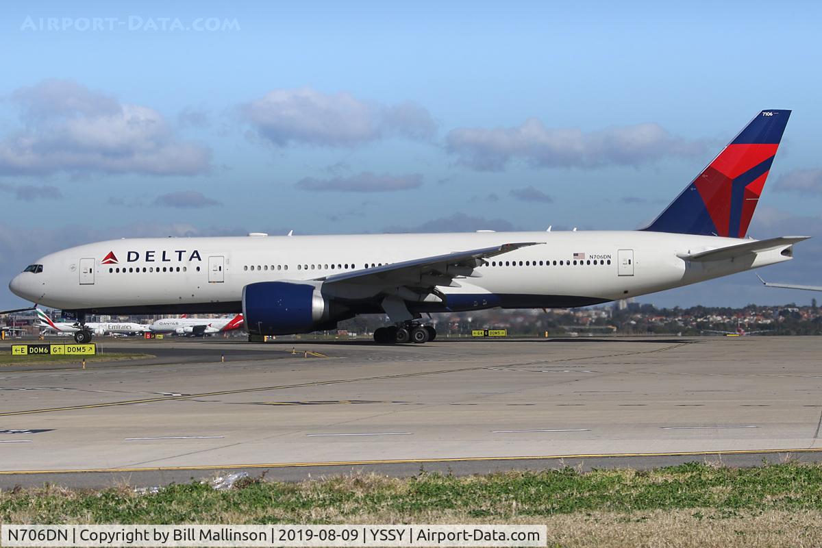 N706DN, Boeing 777-232/LR C/N 30440, waiting for 2-5