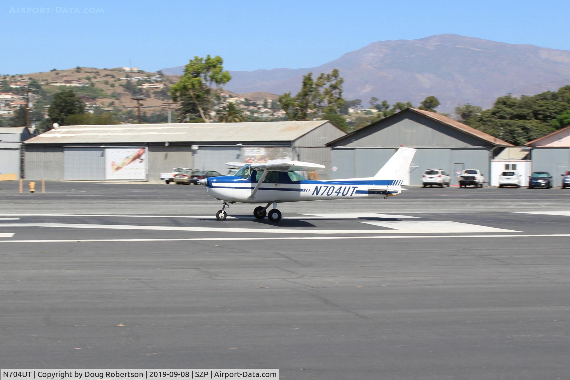 N704UT, 1976 Cessna 150M C/N 15078891, 1976 Cessna 150M, Continental O-200 100 Hp, takeoff roll Rwy 22