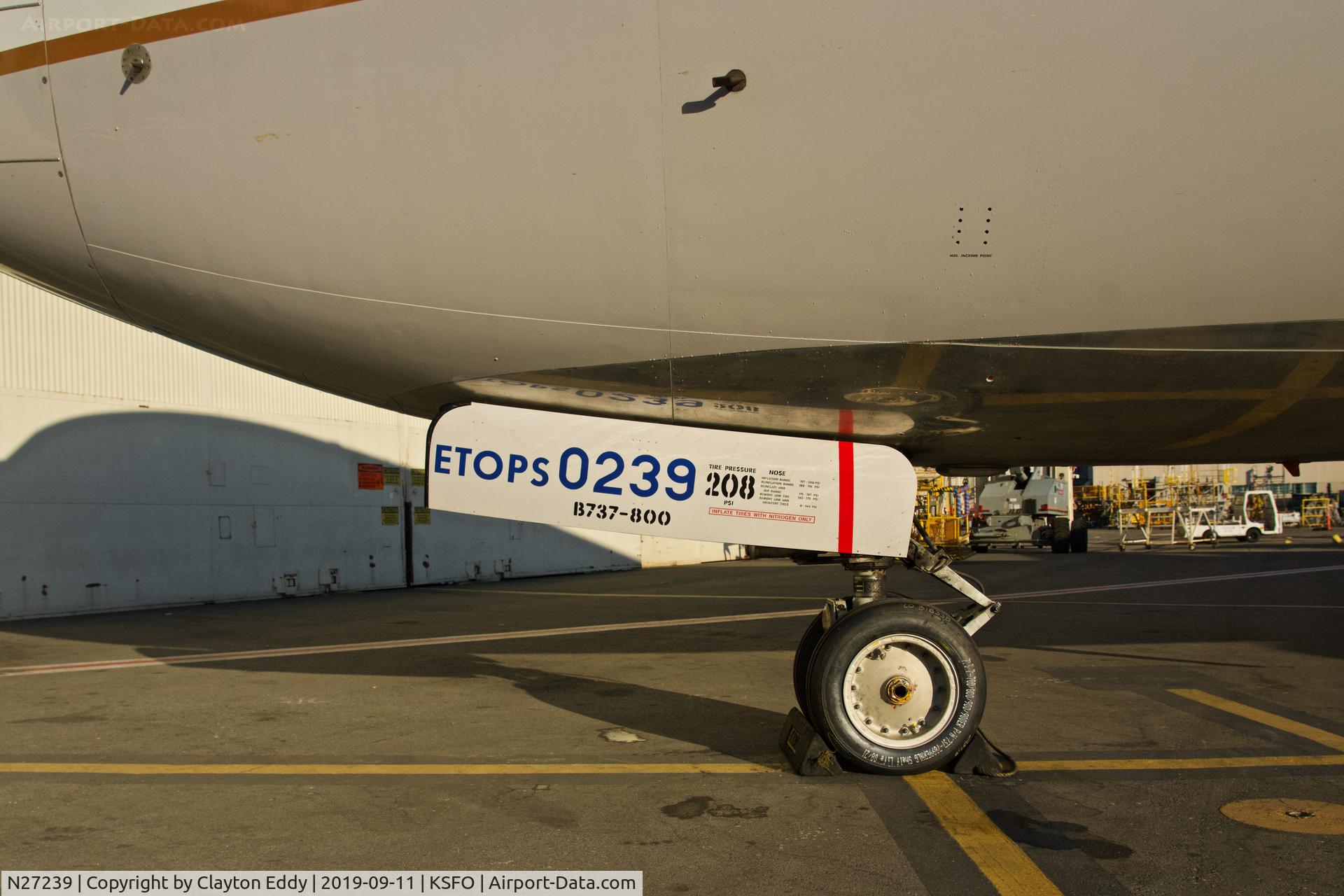N27239, 1999 Boeing 737-824 C/N 28951, SFO 2019.