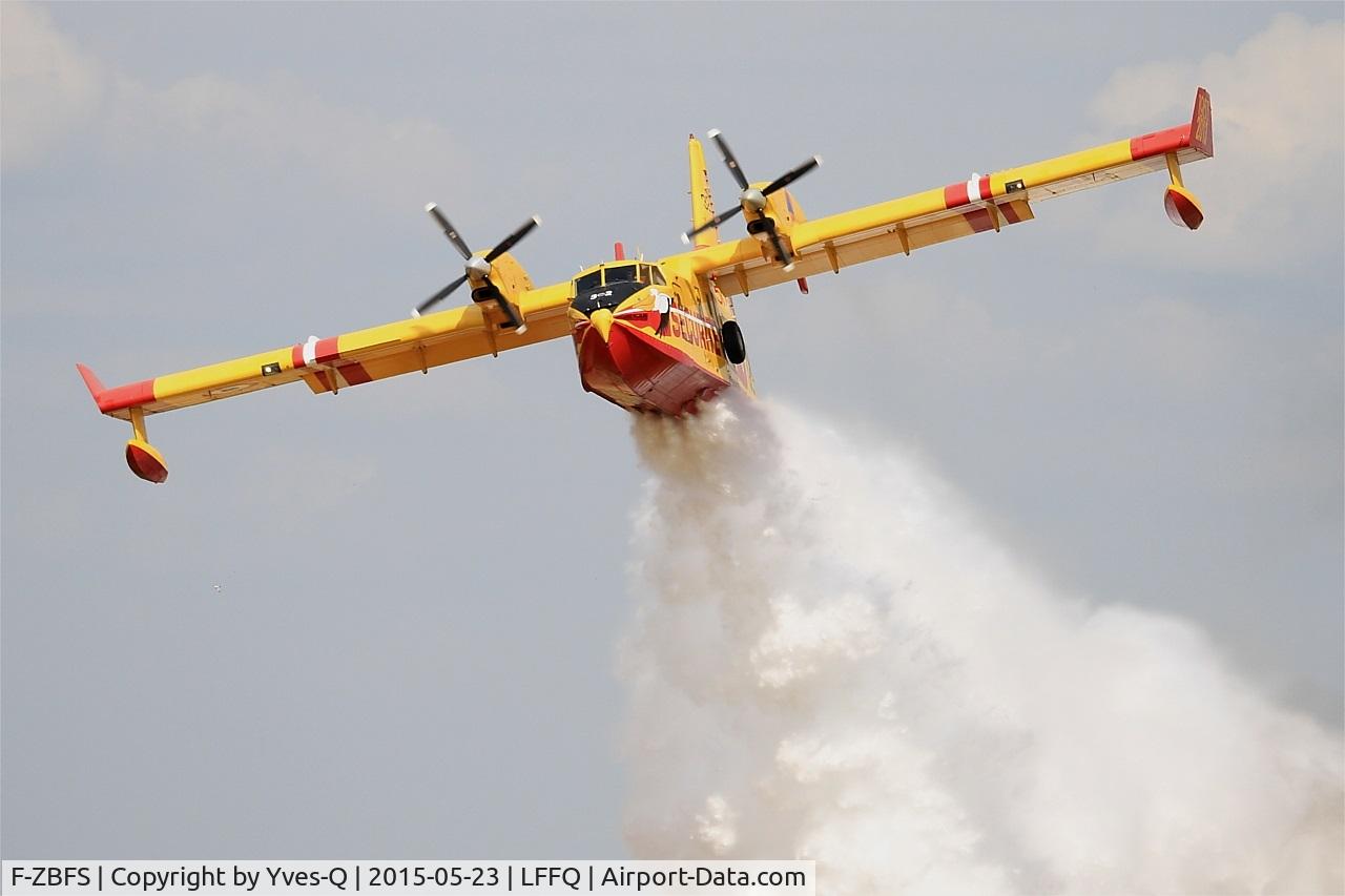 F-ZBFS, Canadair CL-215-6B11 CL-415 C/N 2001, Canadair CL-415, On display, La Ferté-Alais airfield (LFFQ) Air show 2015
