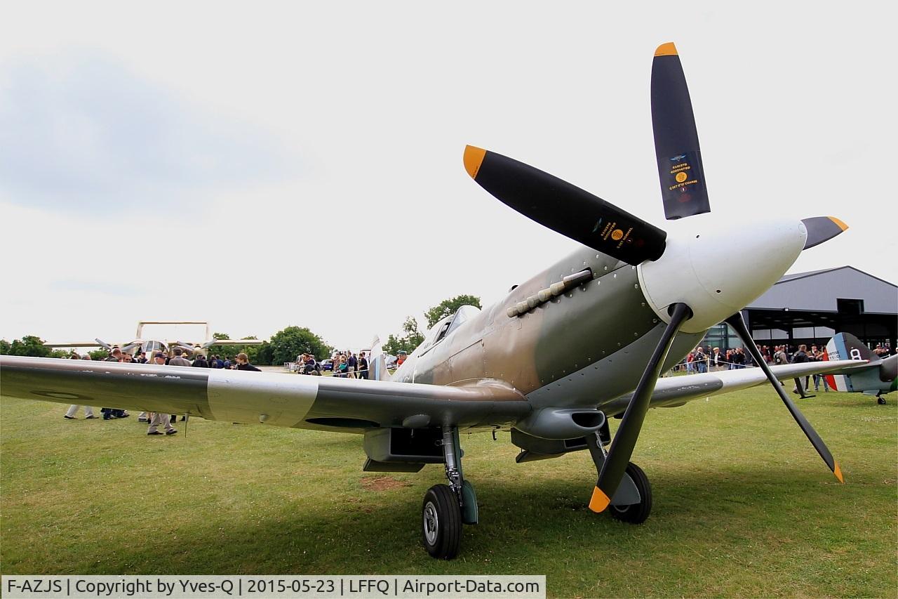 F-AZJS, 1944 Supermarine 389 Spitfire PR.XIX C/N 6S/585110, Supermarine 389 Spitfire PR.XIX, Static display, La Ferté-Alais airfield (LFFQ) Air show 2015