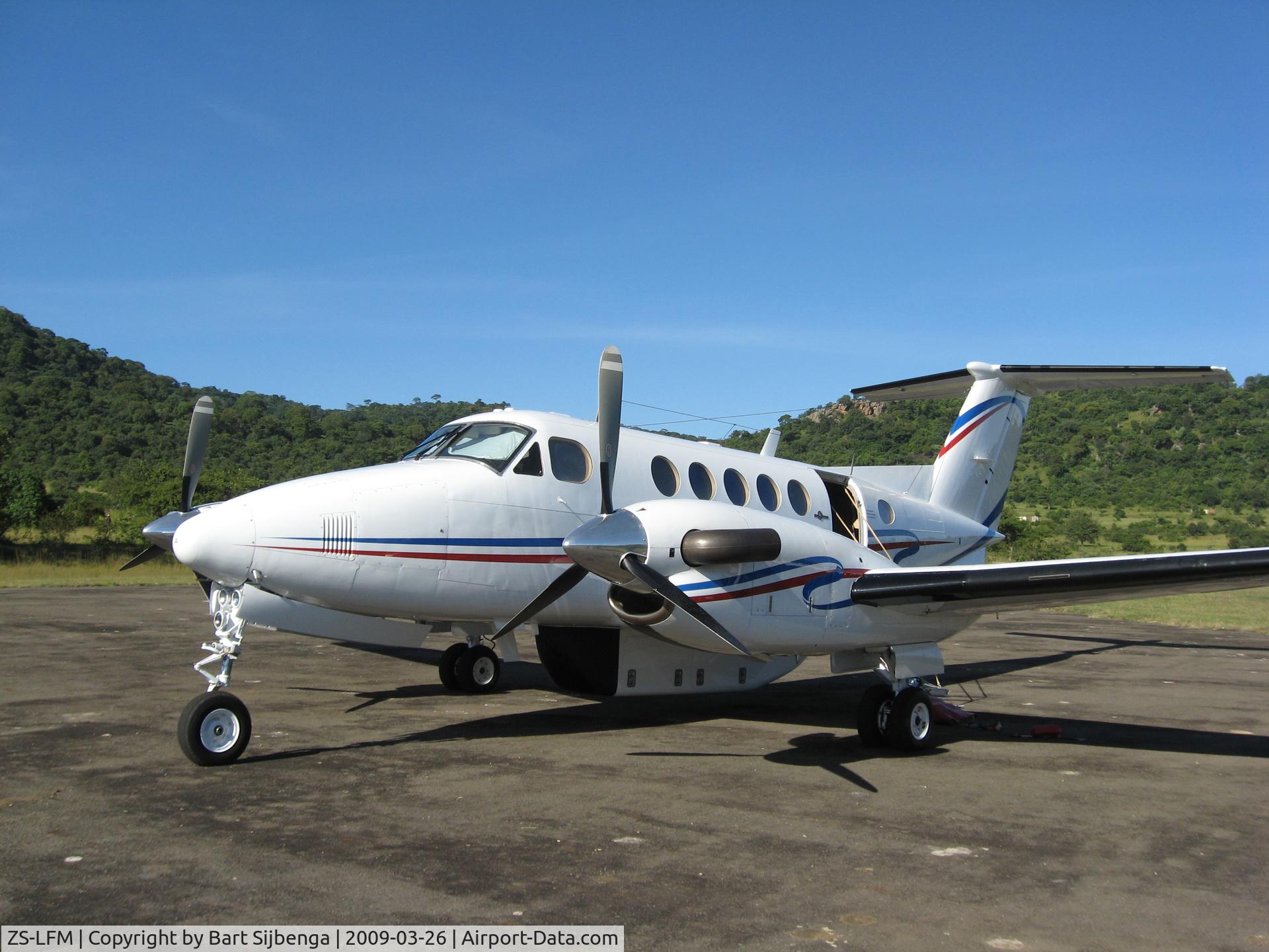ZS-LFM, 1981 Beech B200 King Air C/N BB-954, Rio Tinto Renco Mines, Zimbabwe 2009