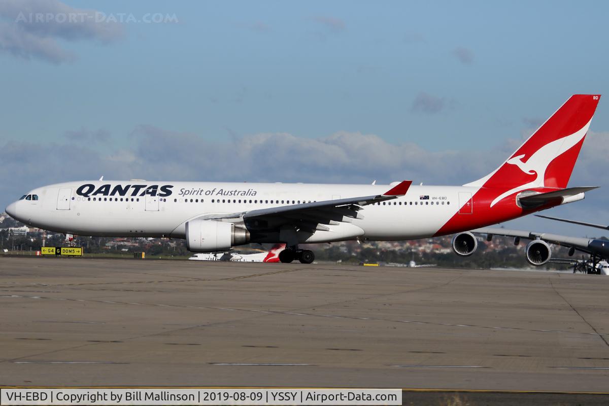 VH-EBD, 2003 Airbus A330-201 C/N 0513, waiting for 2-5