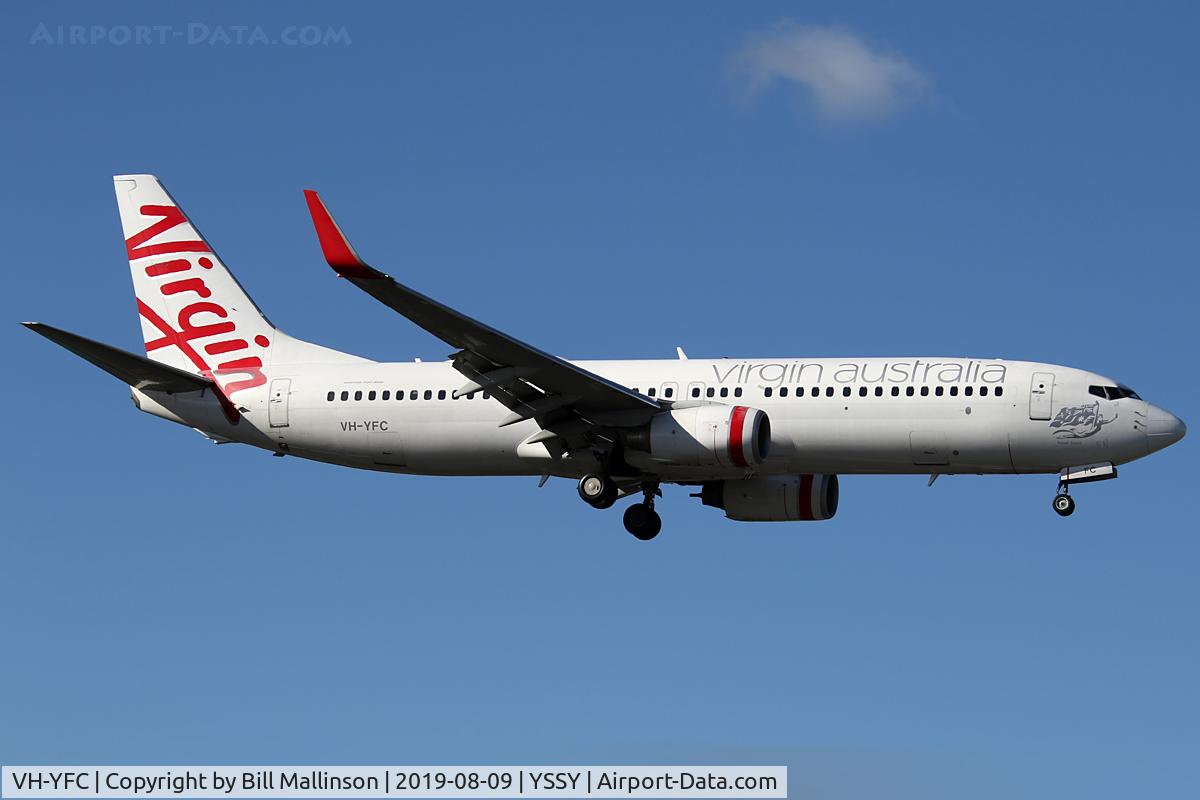VH-YFC, 2011 Boeing 737-81D C/N 39413, finals to 2-5
