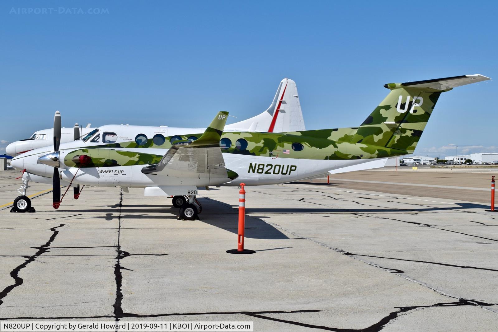 N820UP, 2014 Beechcraft B350i King Air C/N FL-905, Parked on the south GA ramp.