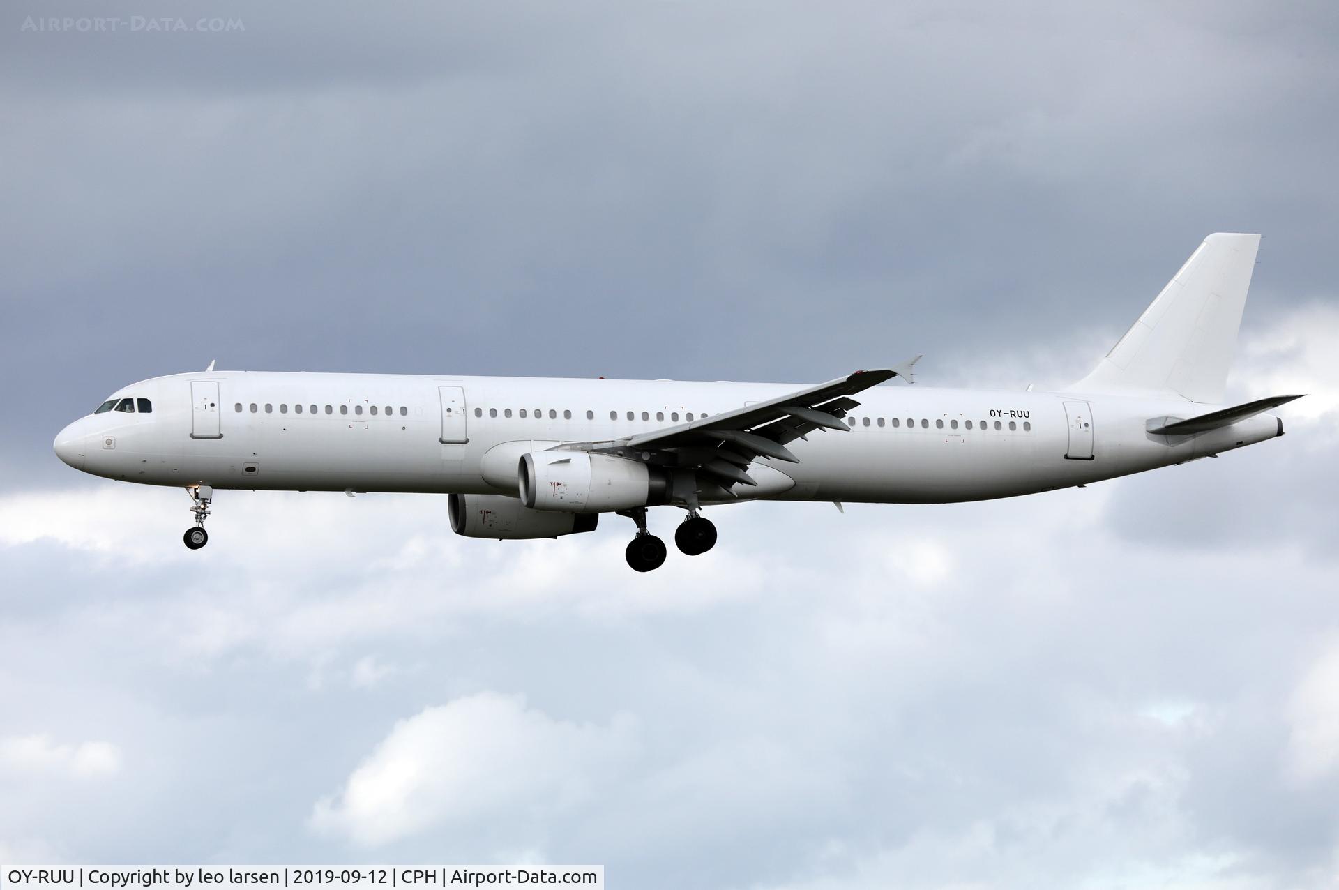 OY-RUU, 1998 Airbus A321-231 C/N 878, Copenhagen 12.9.2019