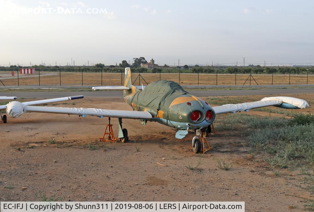 EC-IFJ, Hispano HA-220D Saeta C/N 22/107, Parked at the Airclub... Spanish Air Force c/s with fake serial. Really A.10C-102 than A.10C-107.