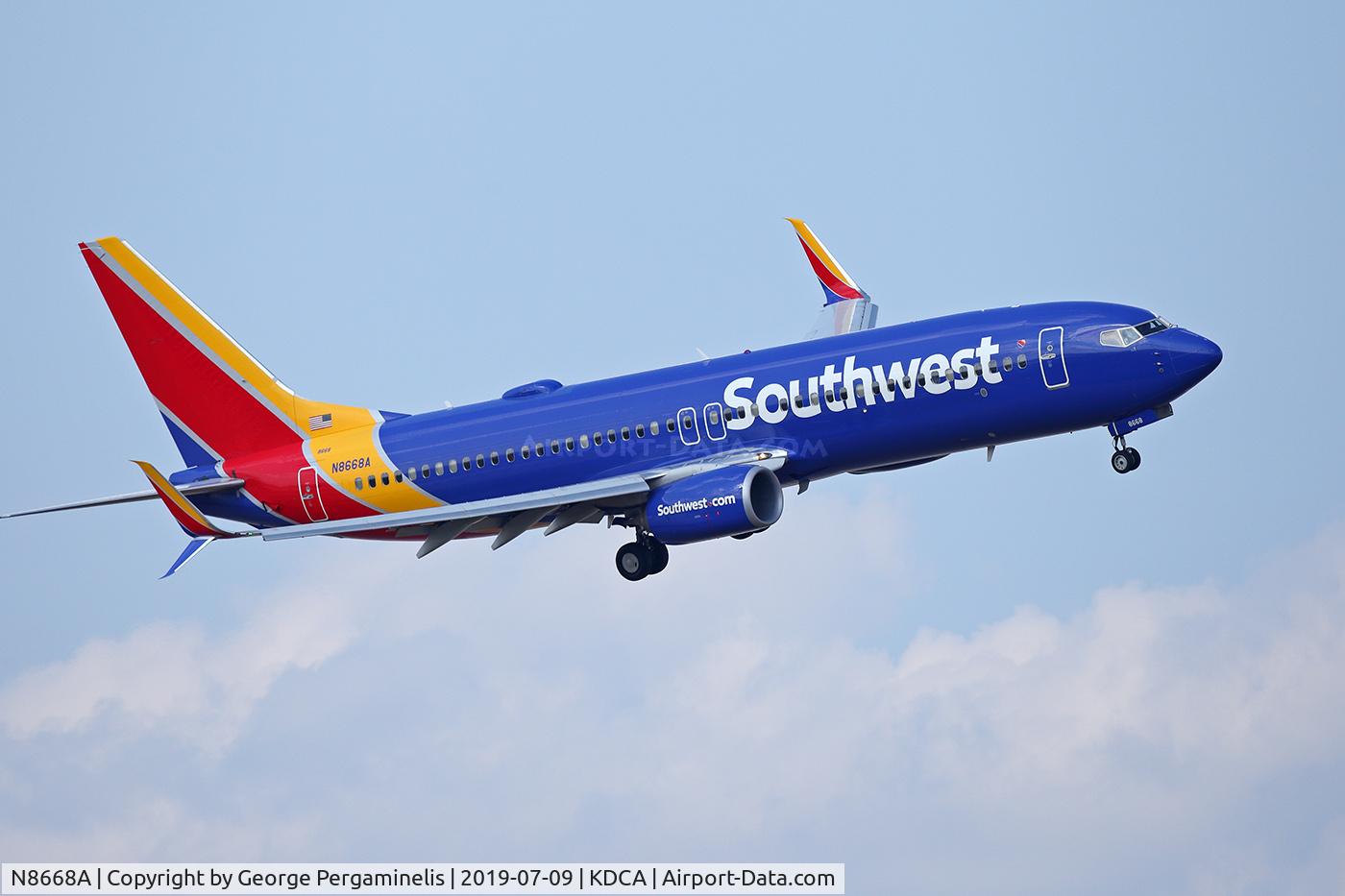 N8668A, 2015 Boeing 737-8H4 C/N 36903, Turning final for runway 19