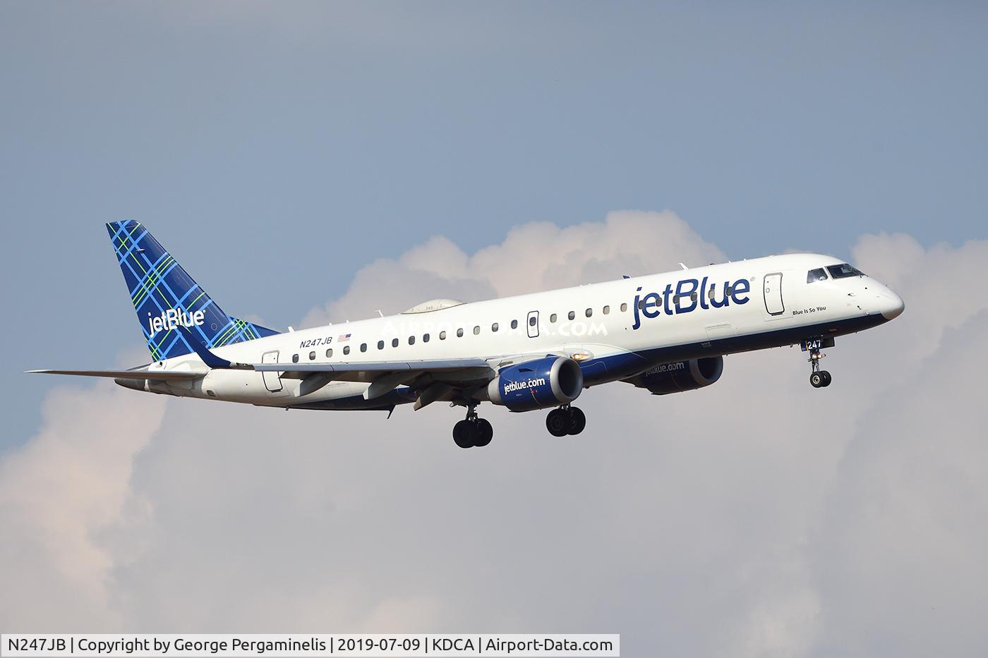 N247JB, 2006 Embraer 190AR (ERJ-190-100IGW) C/N 19000042, Turning final for runway 19