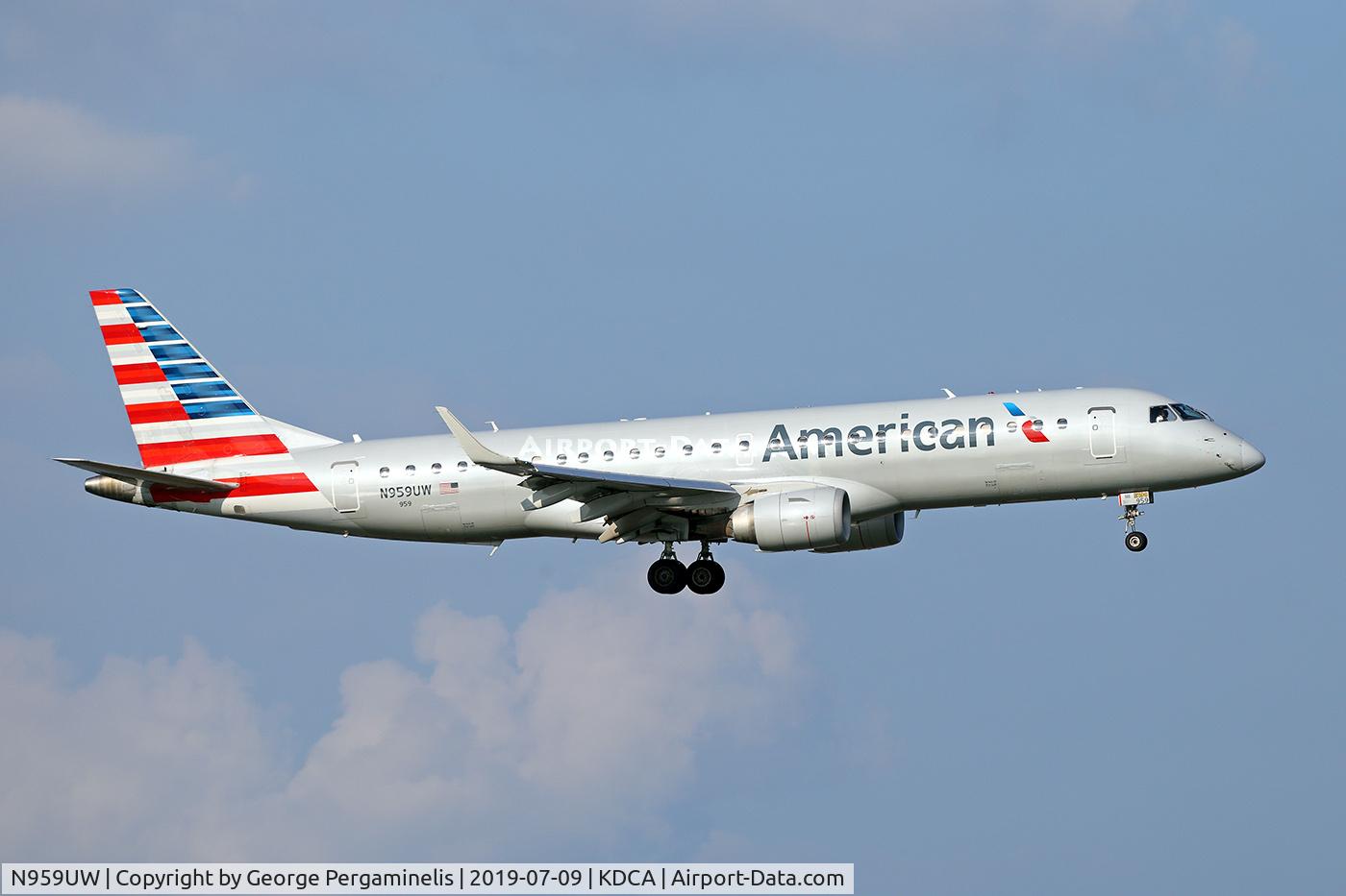 N959UW, 2008 Embraer 190AR (ERJ-190-100IGW) C/N 19000166, Turning final for runway 19