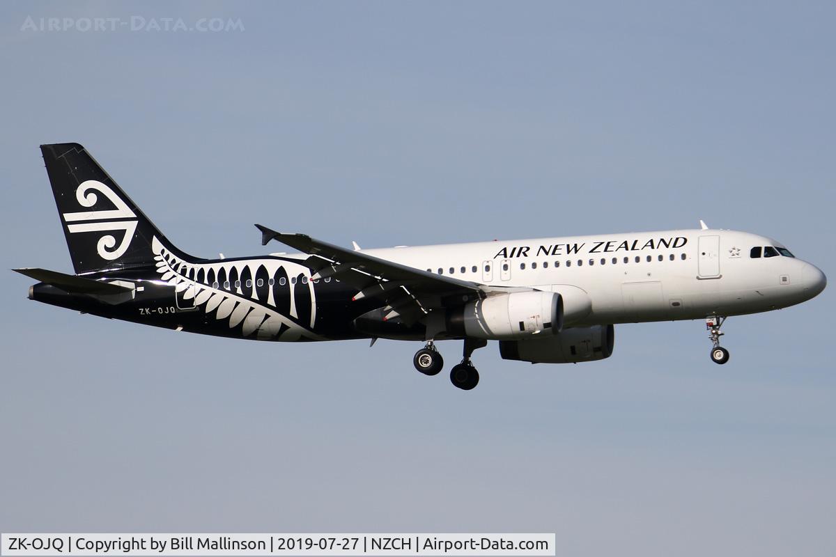 ZK-OJQ, 2011 Airbus A320-232 C/N 4584, finals to 2-0