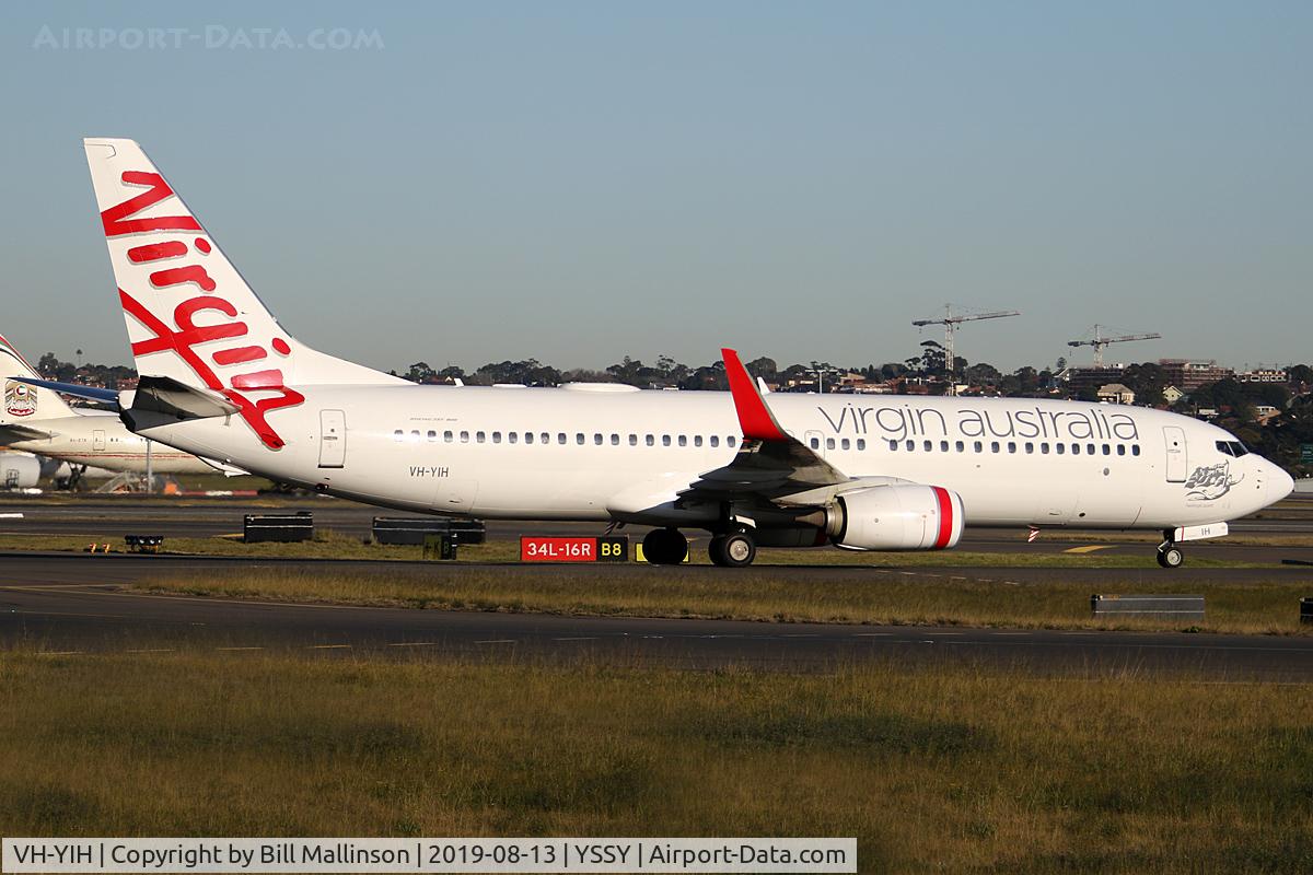 VH-YIH, 2012 Boeing 737-8FE C/N 38712, taxiing