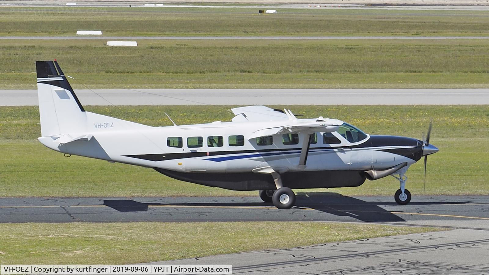 VH-OEZ, 2006 Cessna 208B Grand Caravan C/N 208B-1200, Cessna 208B. Omni Aero Space VH-OEZ YPJT 060919.
