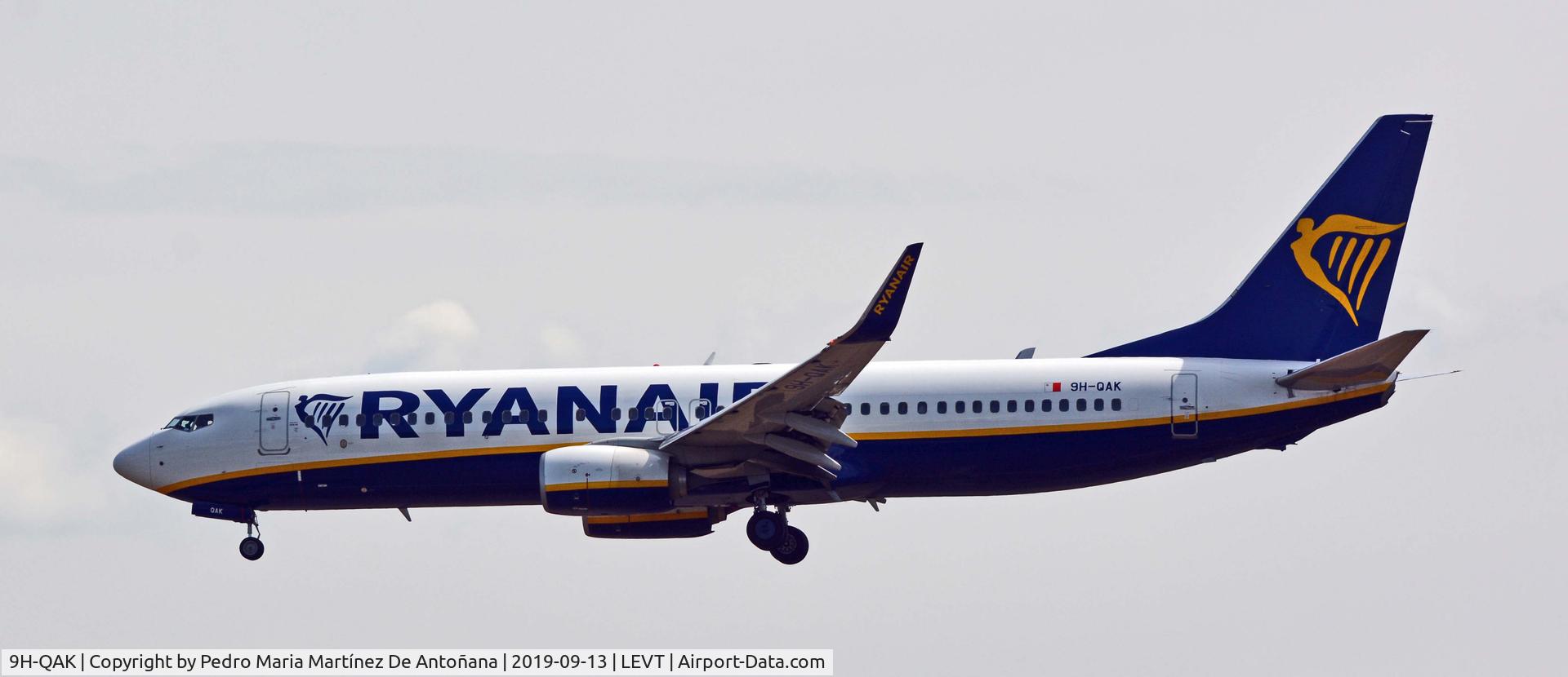 9H-QAK, 2017 Boeing 737-8AS C/N 44793, Aeropuerto de Foronda - Vitoria-Gasteiz - Euskadi - España