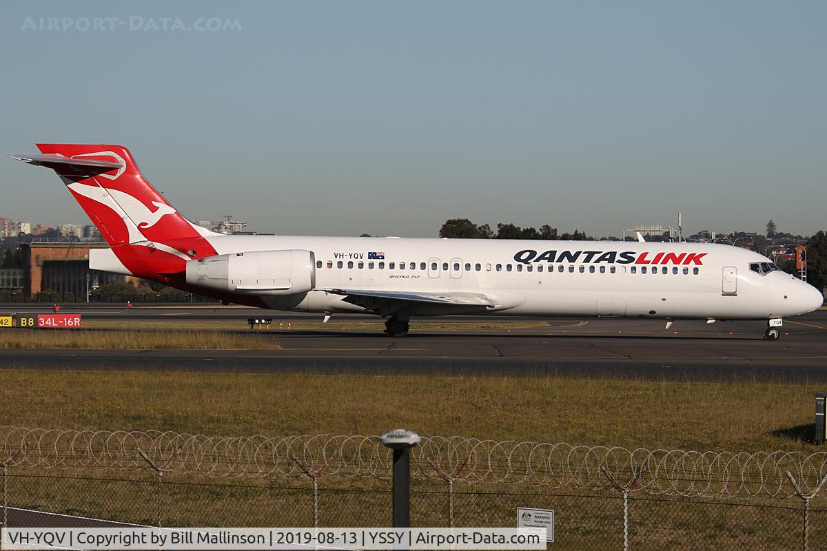 VH-YQV, 2006 Boeing 717-2BL C/N 55193, taxiing from 3-4R