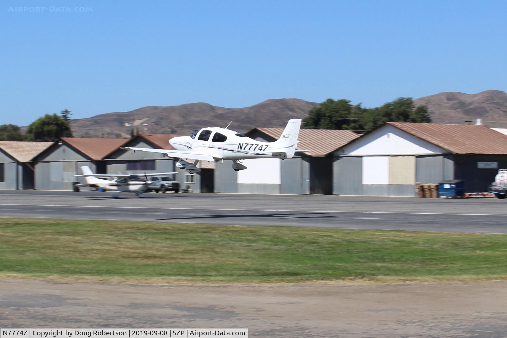 N7774Z, 2005 Cirrus SR22 C/N 1345, 2005 Cirrus SR22, Continental IO-550-N 310 Hp, on short final Rwy 22