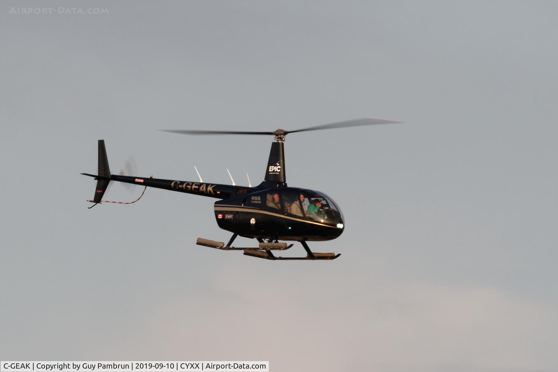 C-GEAK, 2013 Robinson R66 C/N 0428, Landing