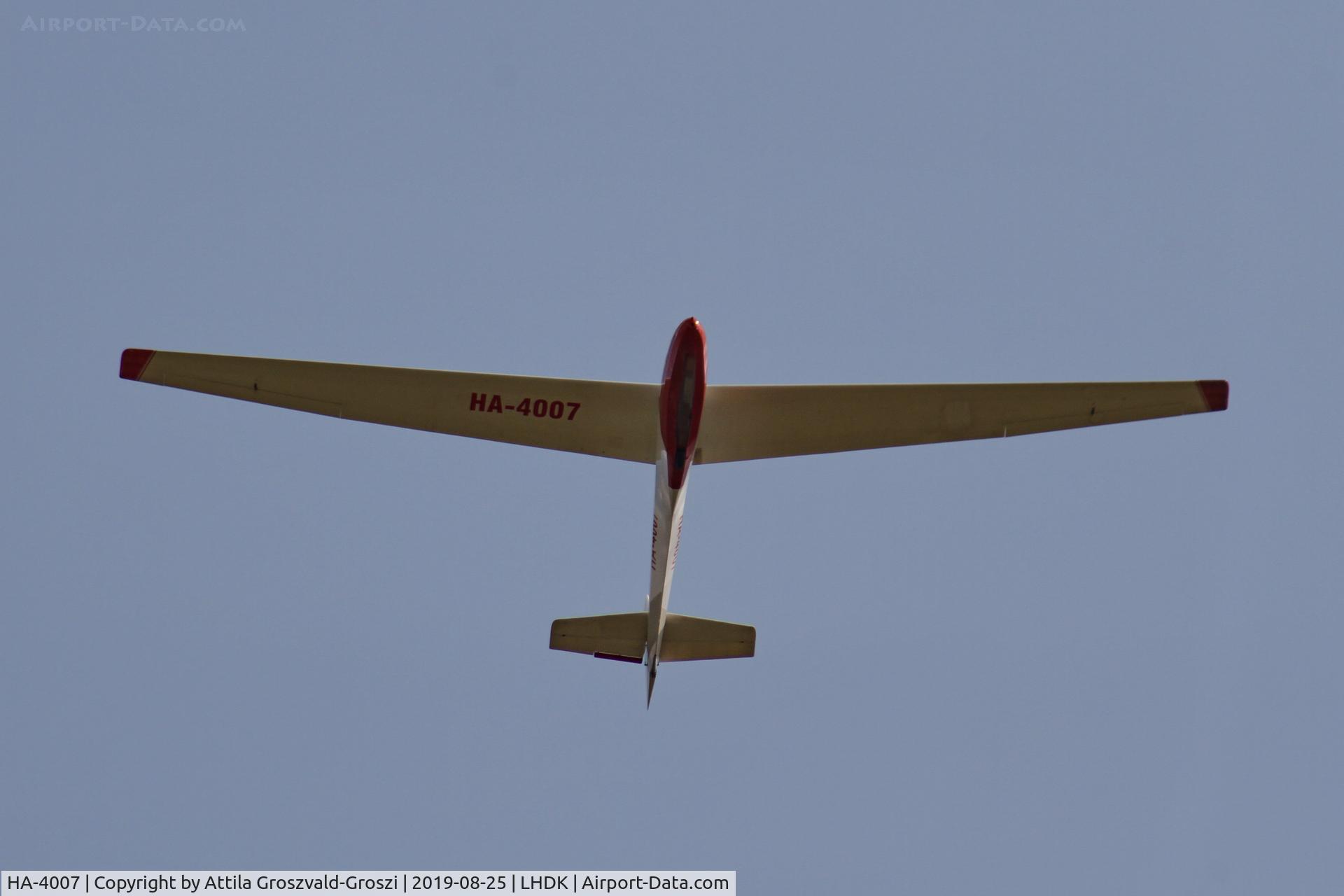 HA-4007, Schleicher K-8B C/N 8569, LHDK - Dunakeszi Airport, Hungary