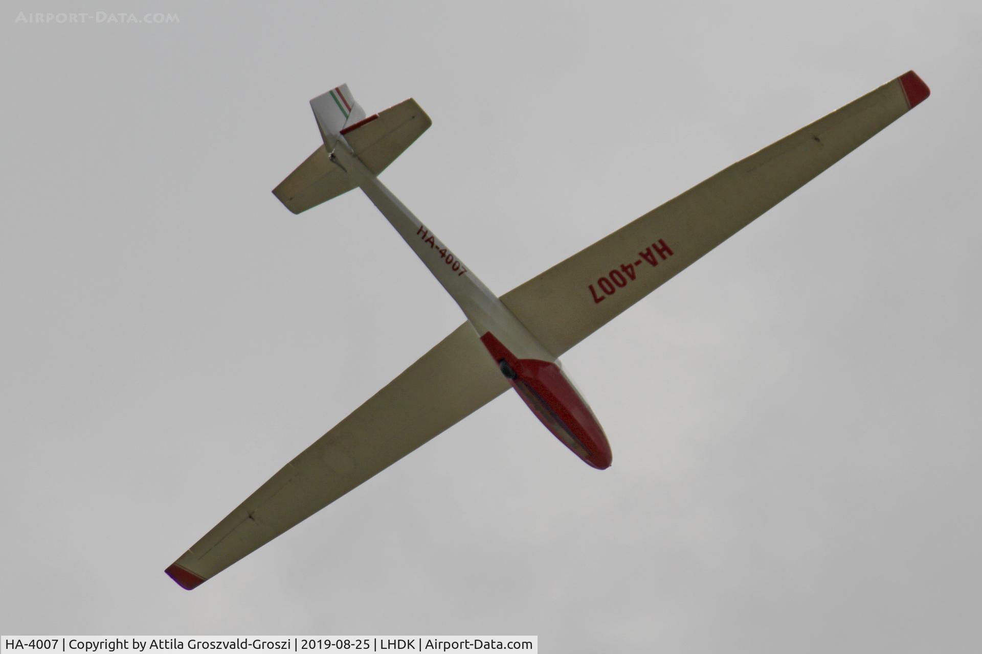 HA-4007, Schleicher K-8B C/N 8569, LHDK - Dunakeszi Airport, Hungary