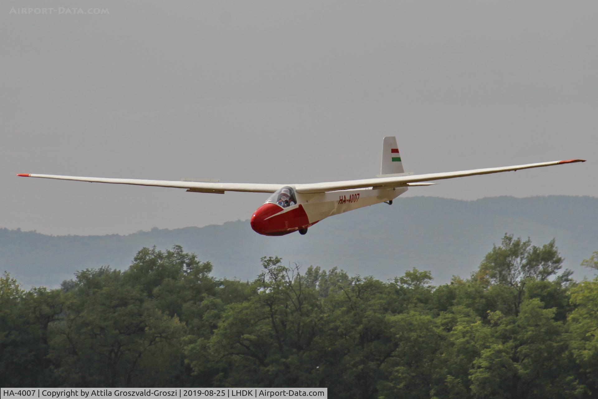 HA-4007, Schleicher K-8B C/N 8569, LHDK - Dunakeszi Airport, Hungary