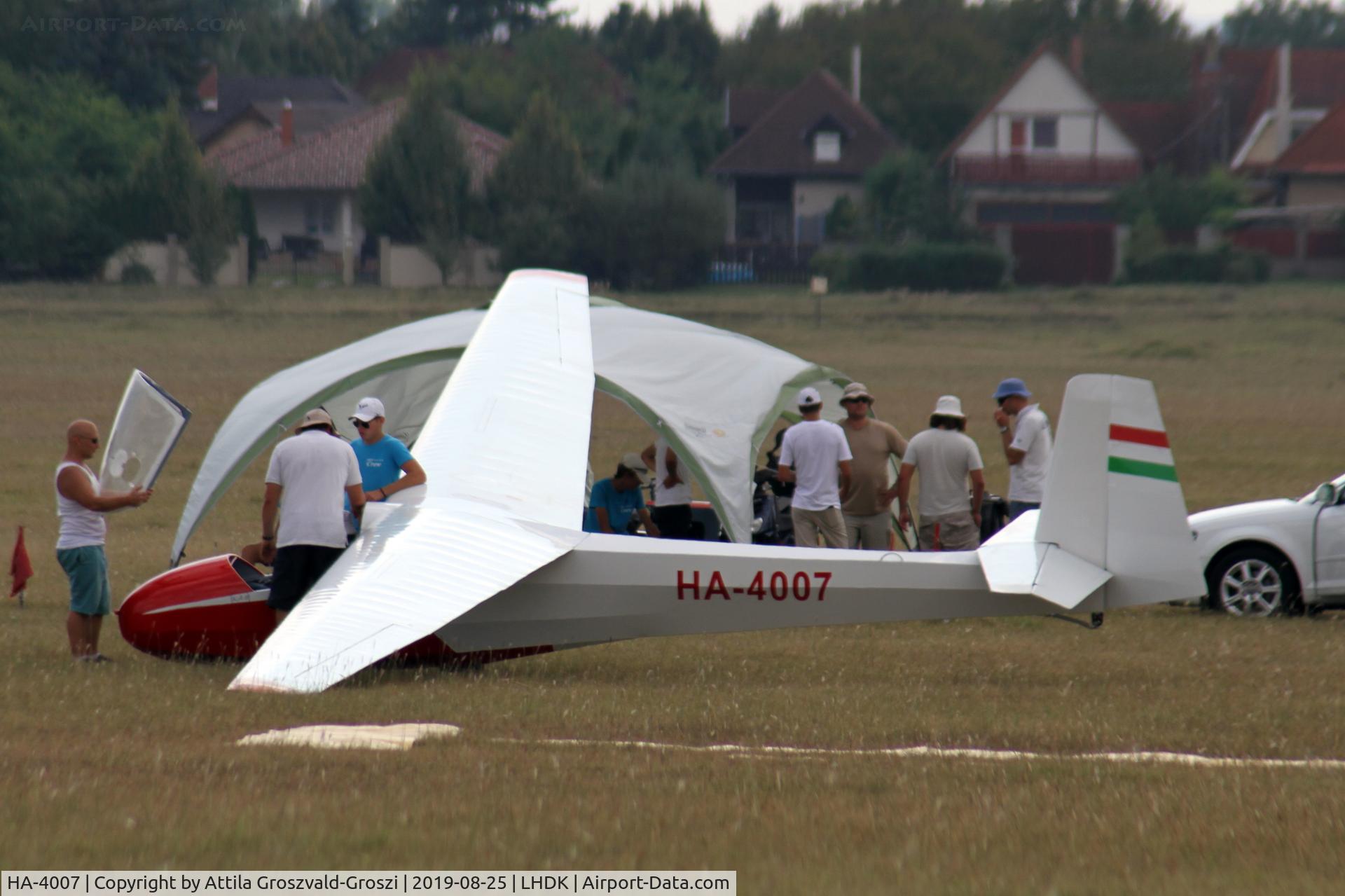 HA-4007, Schleicher K-8B C/N 8569, LHDK - Dunakeszi Airport, Hungary