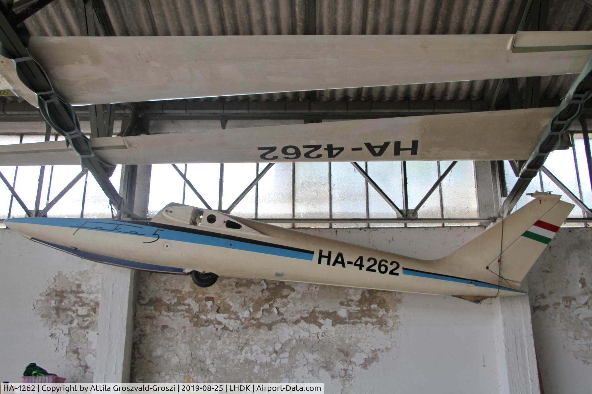 HA-4262, 1970 PZL-Bielsko SZD-32A Foka 5 C/N W-465, LHDK - Dunakeszi Airport, Hungary