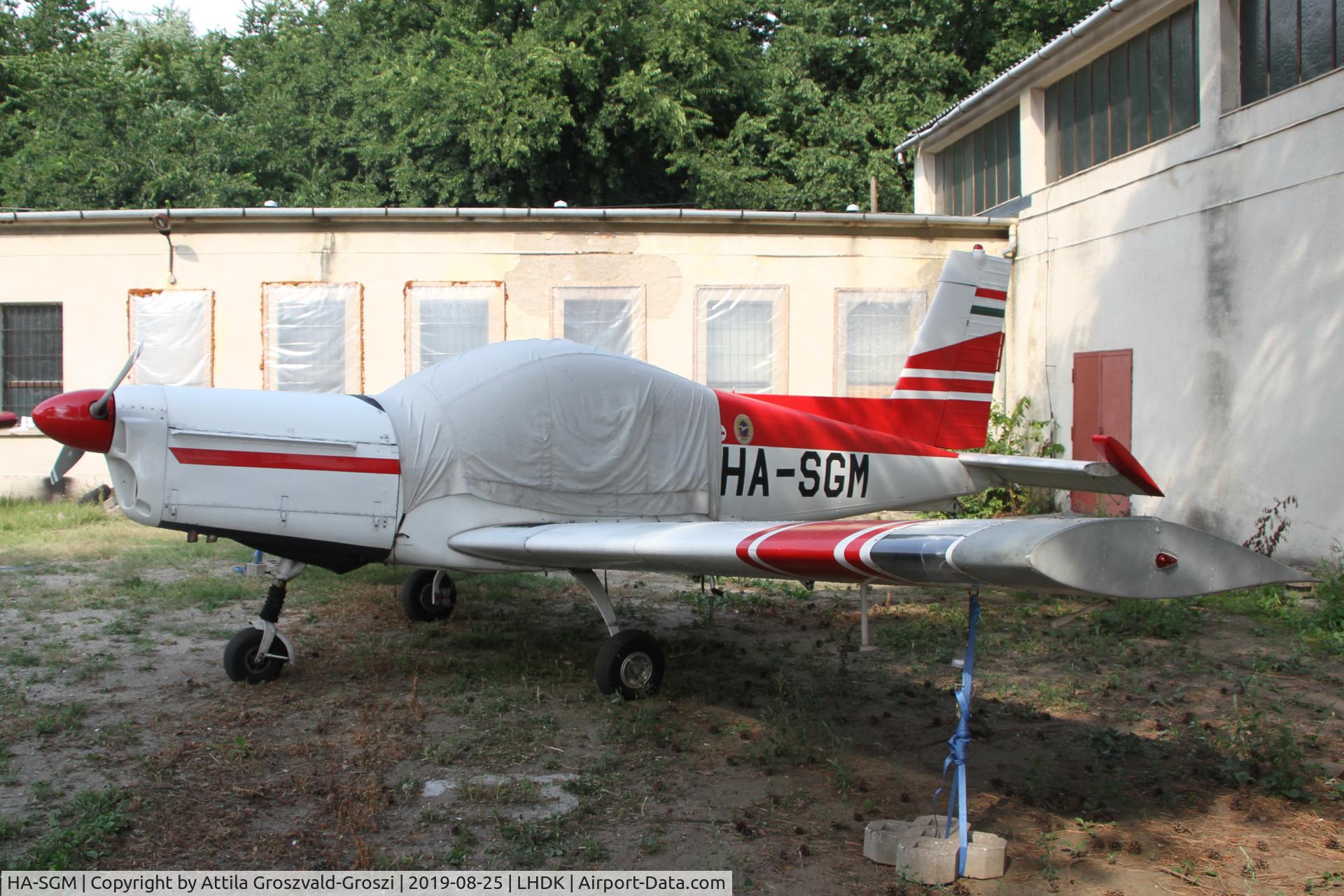 HA-SGM, 1985 Zlin Z-142 C/N 0419, LHDK - Dunakeszi Airport, Hungary